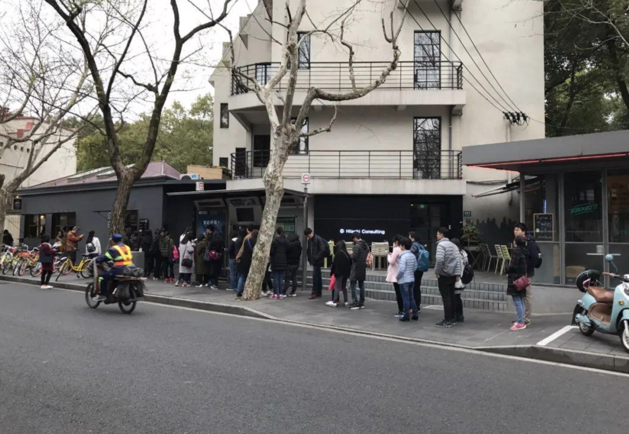 網(wǎng)紅餐廳“紅”在哪里？年輕人“打”卡，打的是什么？-深圳餐飲品牌策劃
