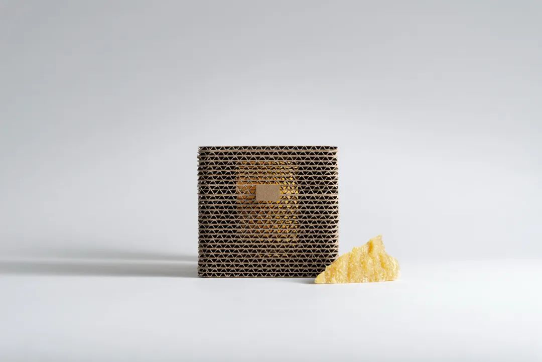 深圳品牌設(shè)計(jì)｜一切為了更加的原生態(tài)，將包裝做成一個(gè)蜂巢——BEE LOOP CAPSULE蜂蜜外包裝設(shè)計(jì)